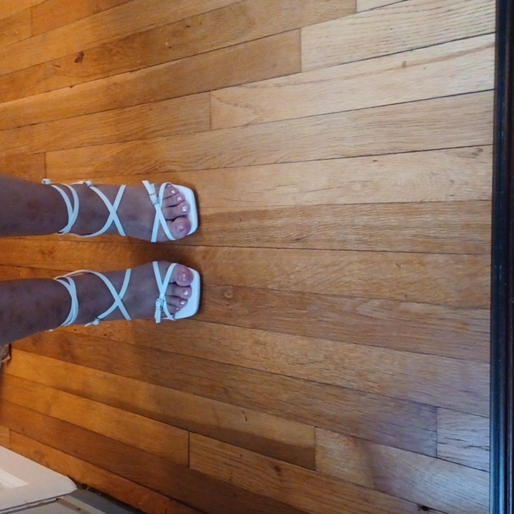 Heels - Picture 8 of 9